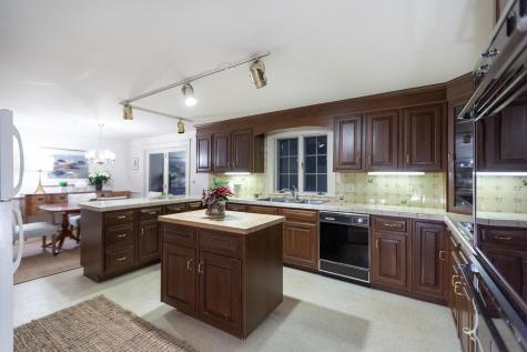 16 Susan Lane Falmouth ME 04105
