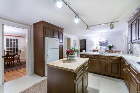 16 Susan Lane Falmouth ME 04105