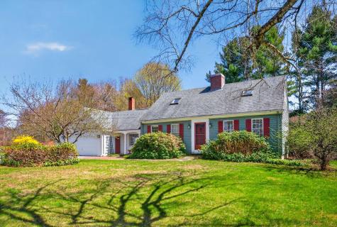 16 Mast Road Falmouth ME 04105