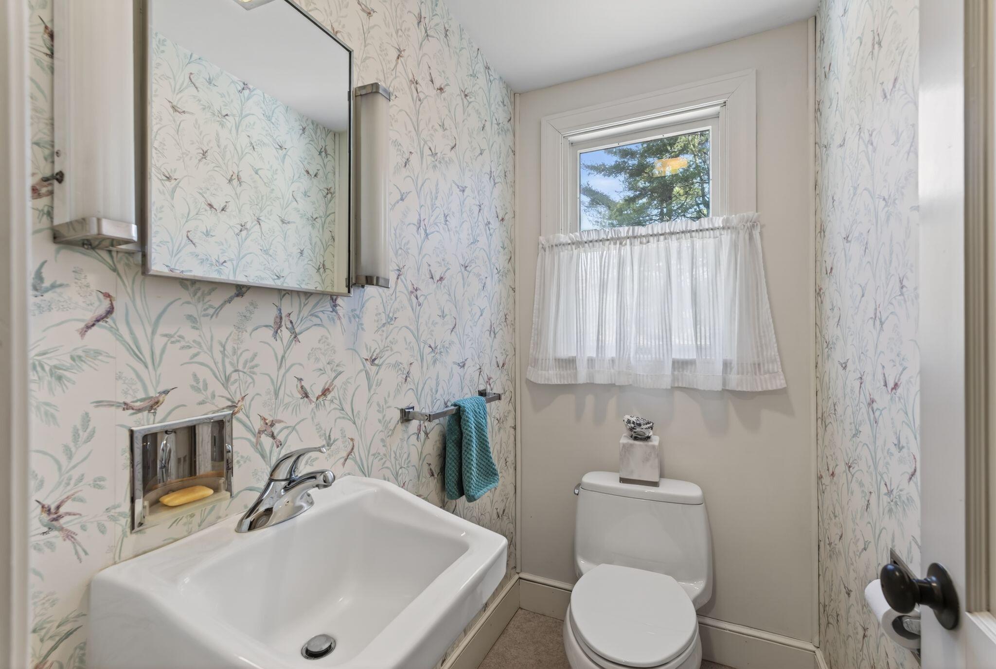 16 Mast Road Falmouth ME 04105