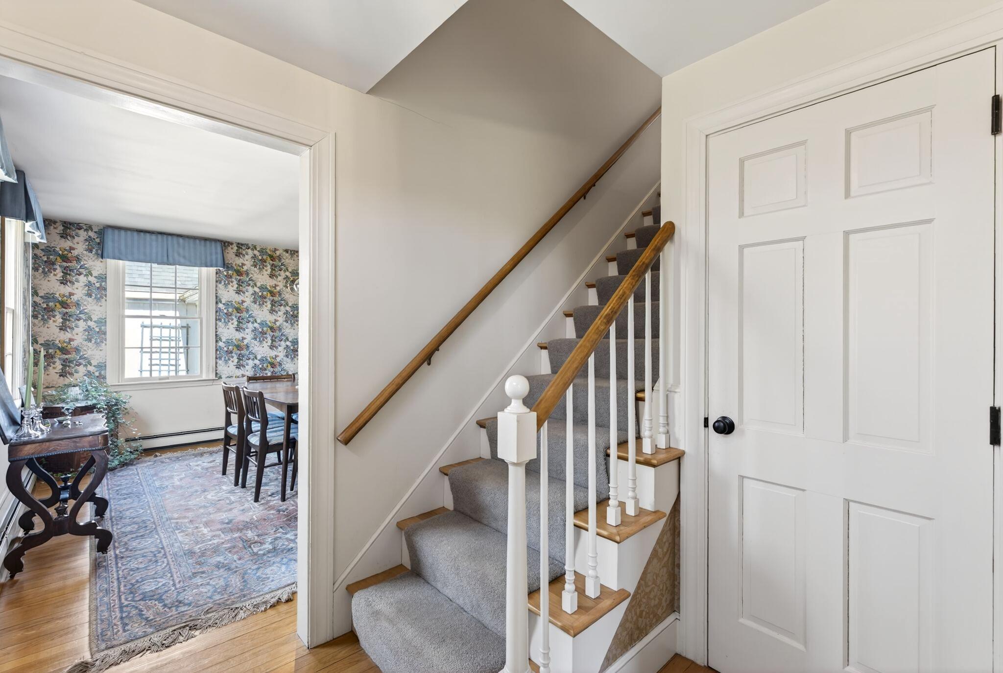 16 Mast Road Falmouth ME 04105