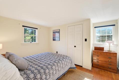 16 Mast Road Falmouth ME 04105