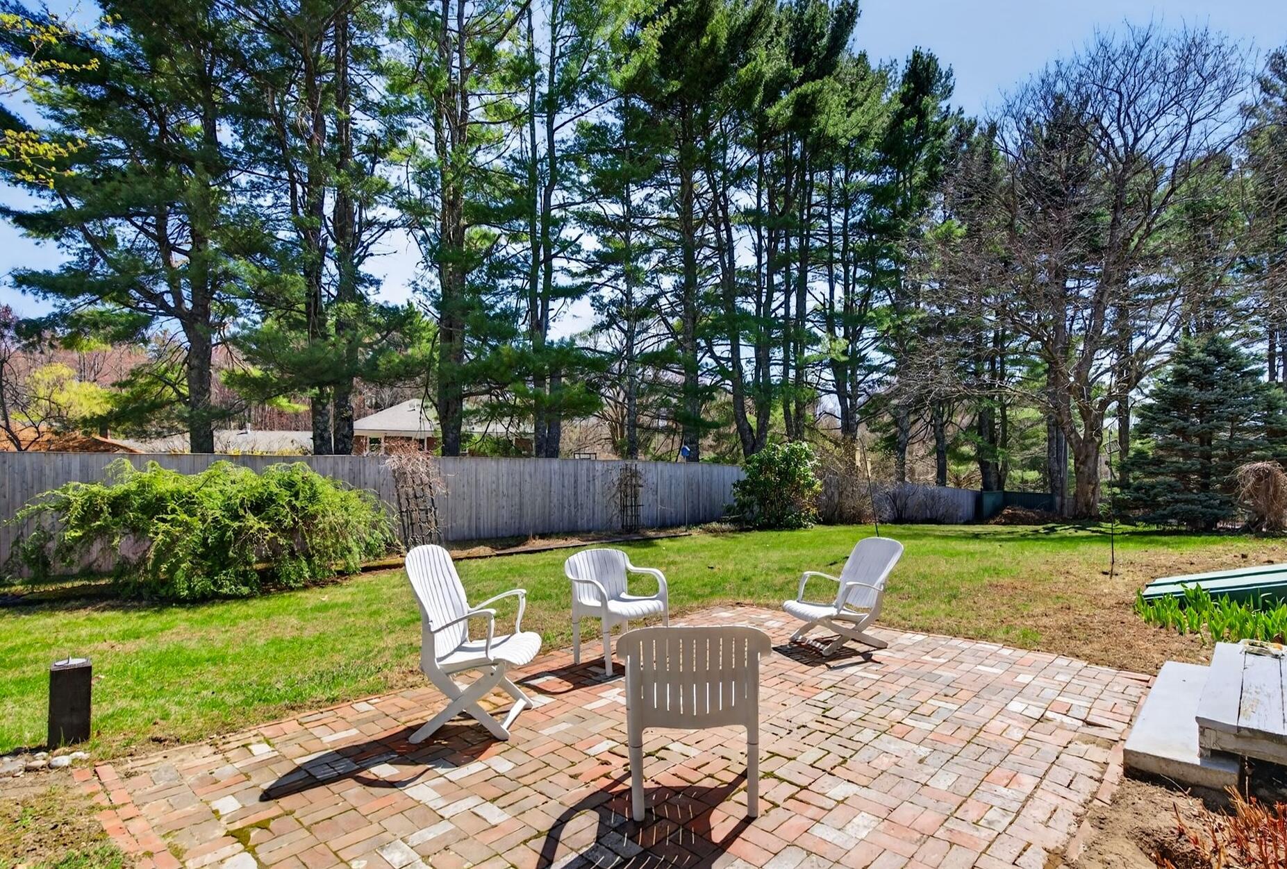 16 Mast Road Falmouth ME 04105