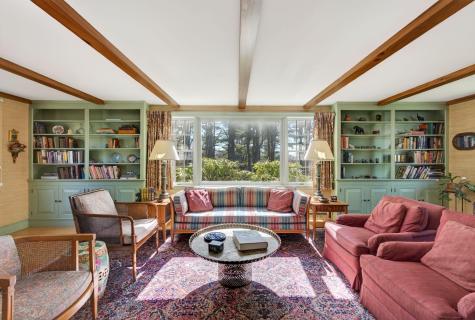 16 Mast Road Falmouth ME 04105