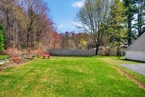 16 Mast Road Falmouth ME 04105
