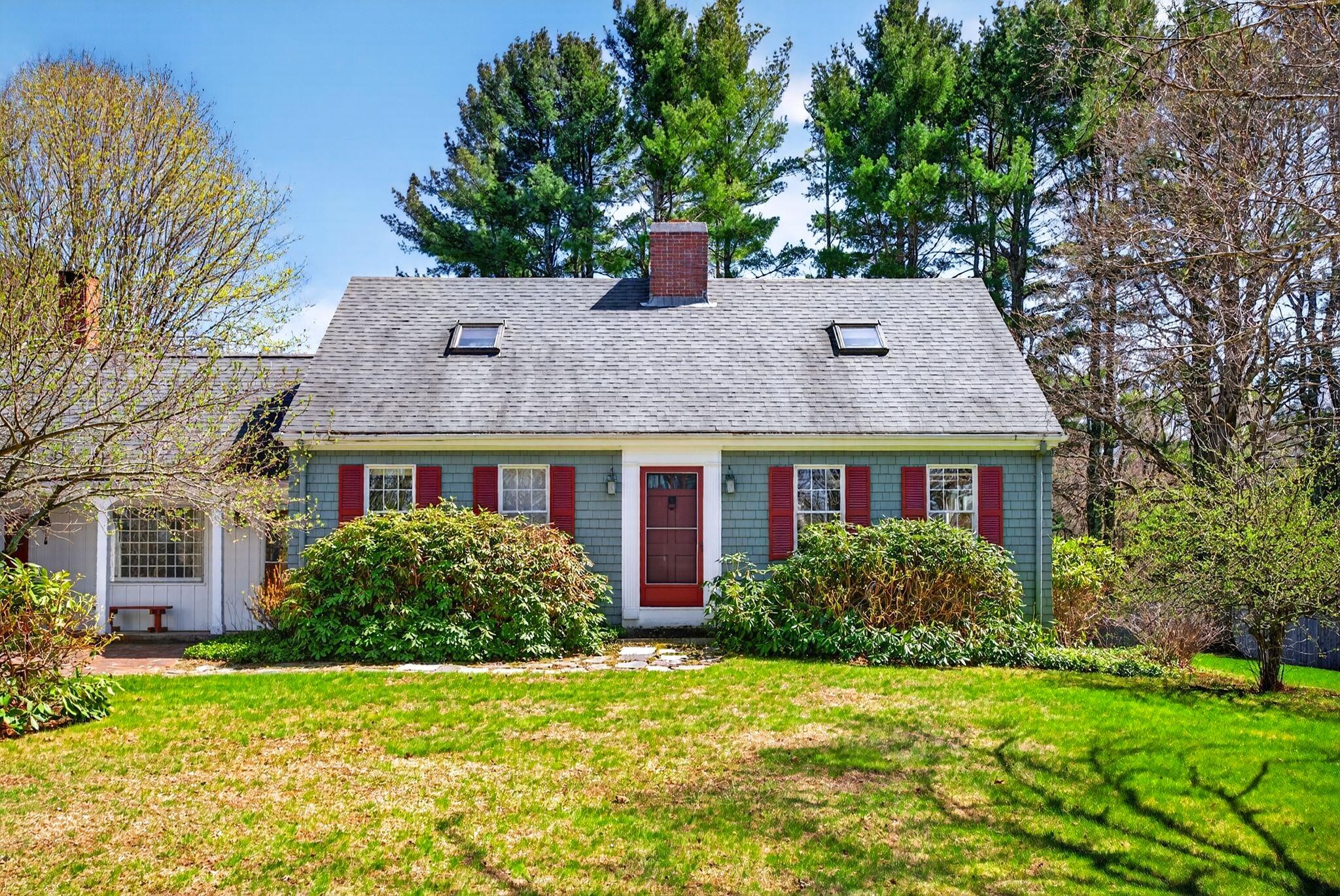 16 Mast Road Falmouth ME 04105