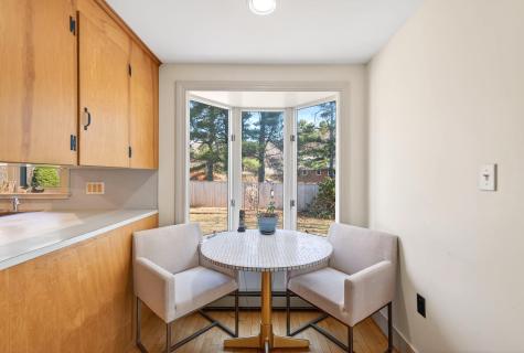 16 Mast Road Falmouth ME 04105