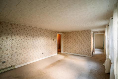 708 Hebron Road Paris ME 04281