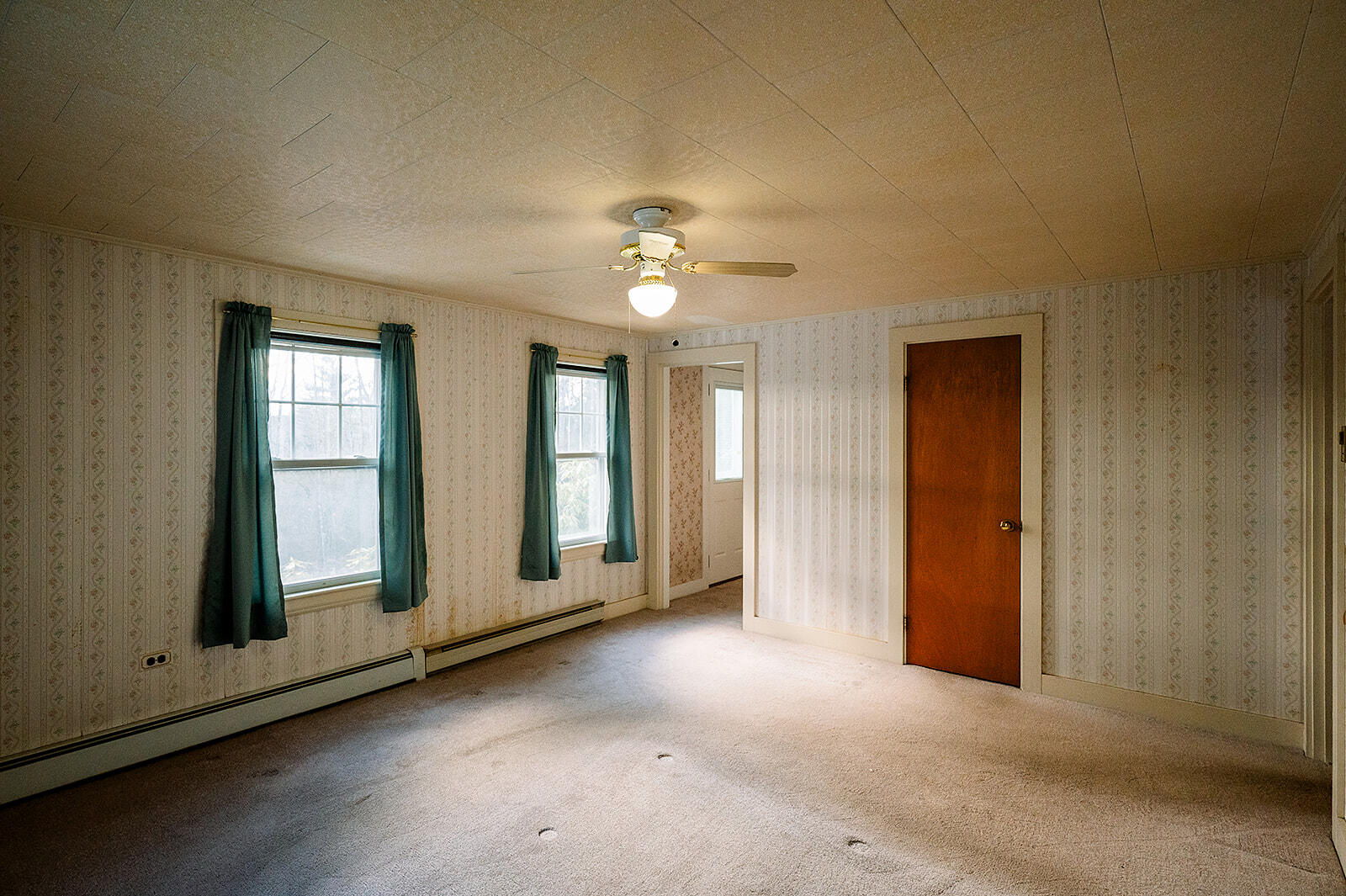 708 Hebron Road Paris ME 04281