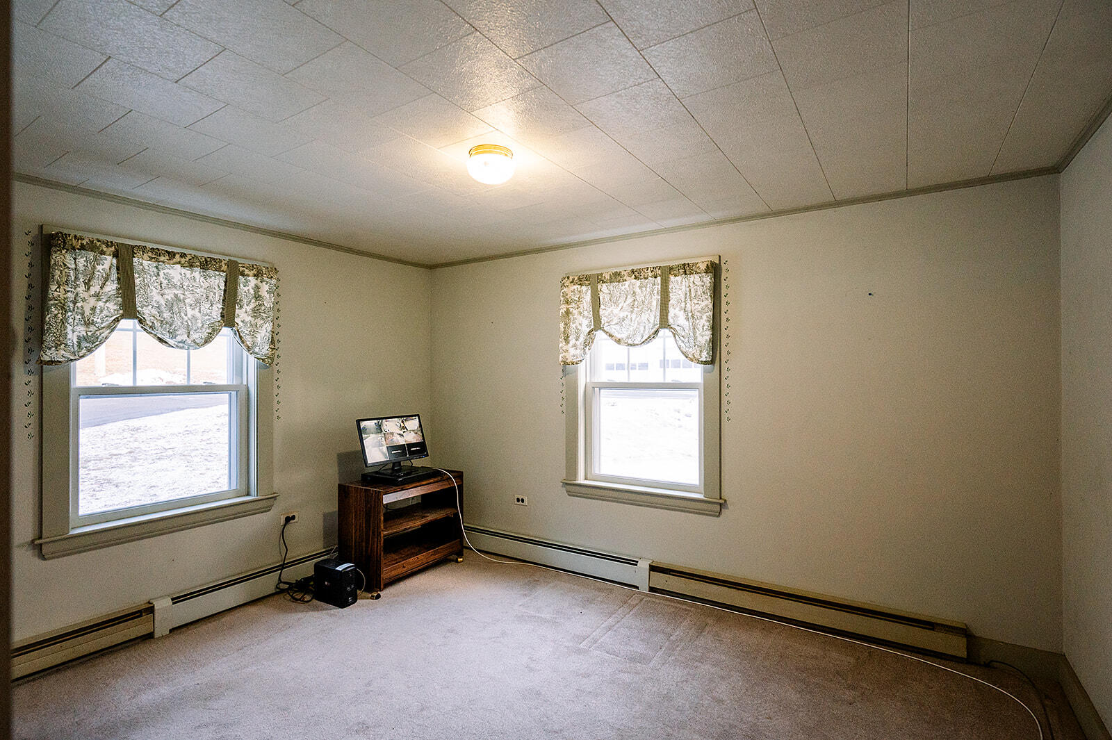 708 Hebron Road Paris ME 04281