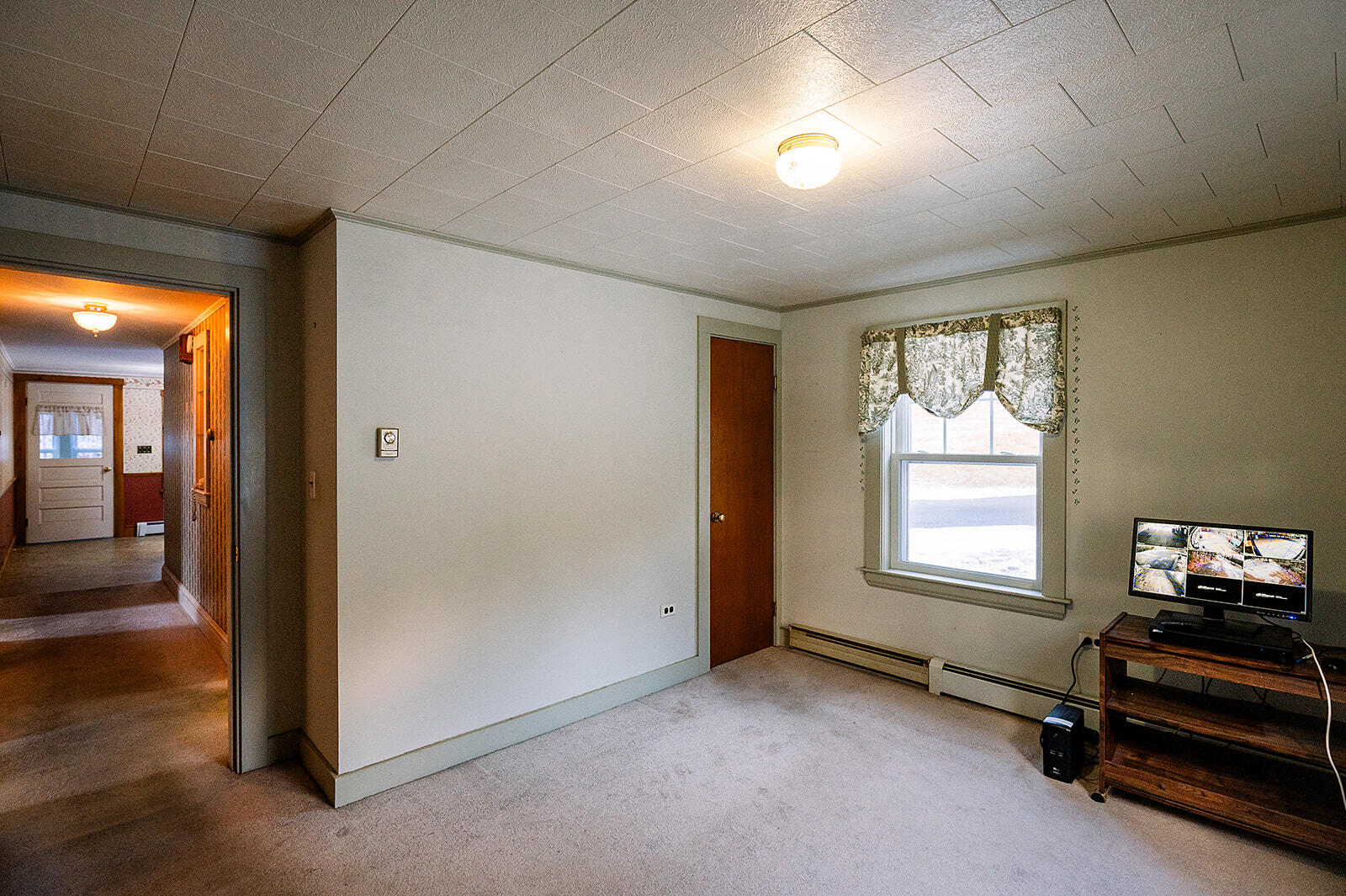 708 Hebron Road Paris ME 04281