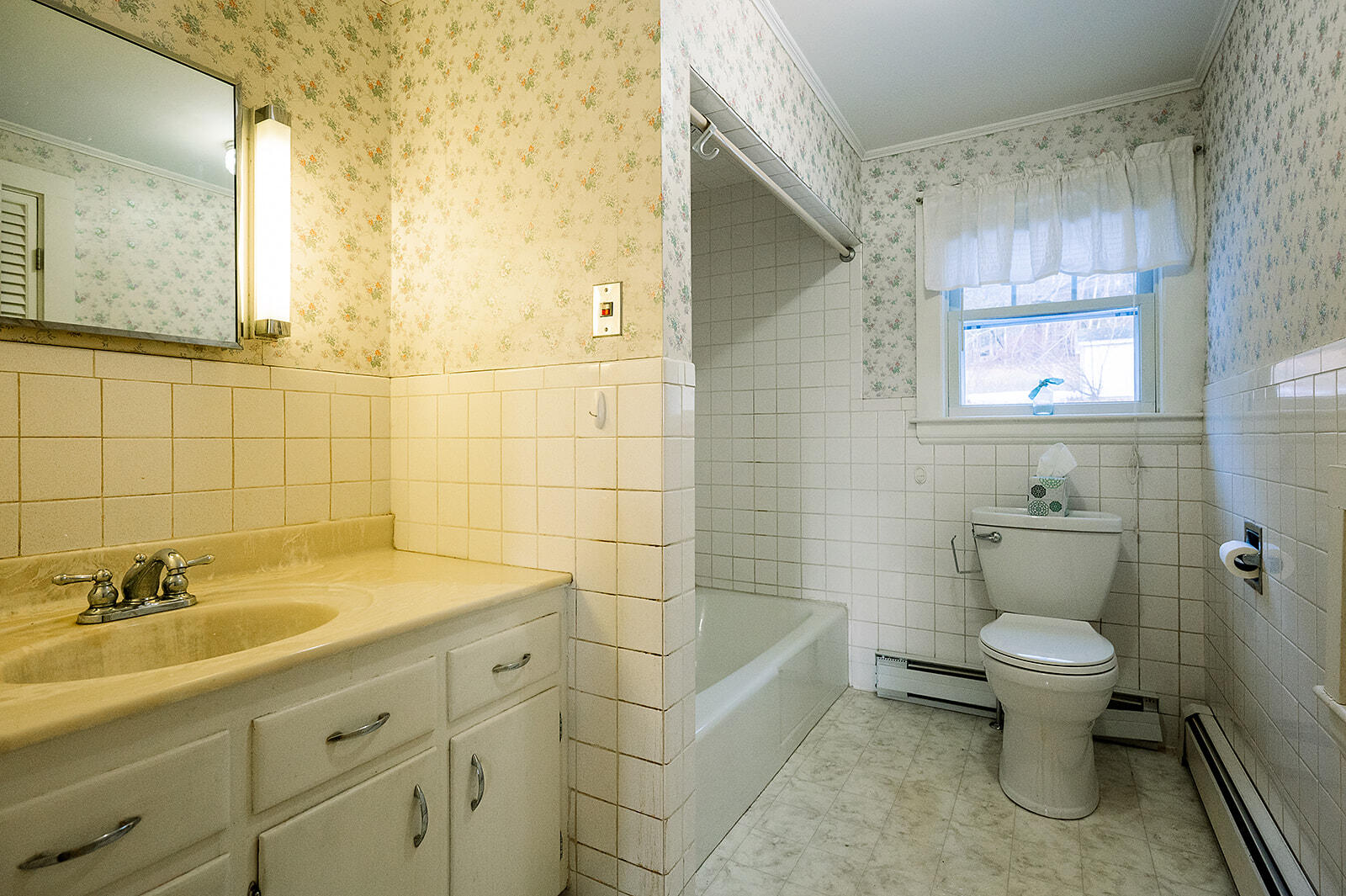 708 Hebron Road Paris ME 04281