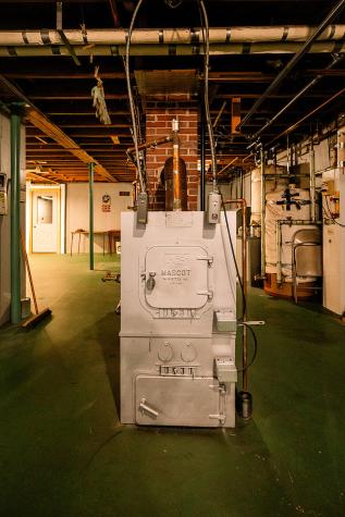 708 Hebron Road Paris ME 04281