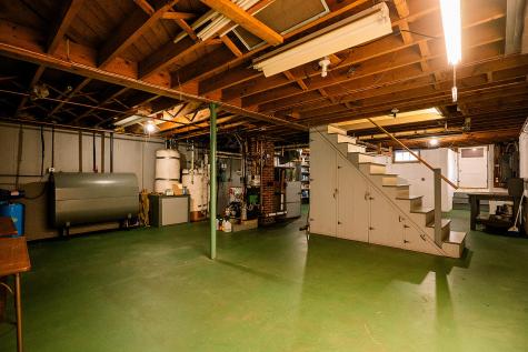 708 Hebron Road Paris ME 04281