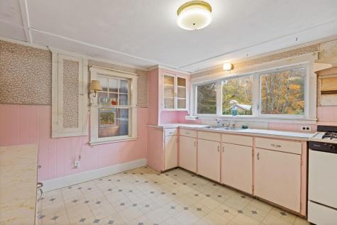 30 Birch Street Winthrop ME 04364