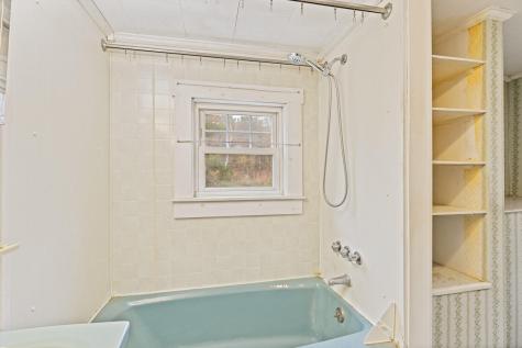 30 Birch Street Winthrop ME 04364