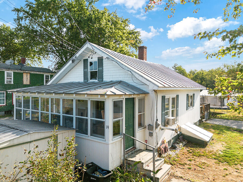 19 Summer Street Madison ME 04950