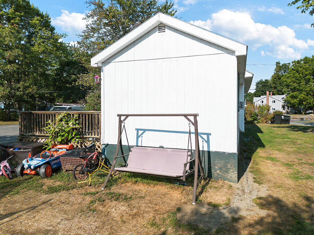 19 Summer Street Madison ME 04950
