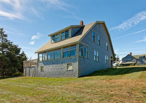33 Cliff Road Bristol ME 04554