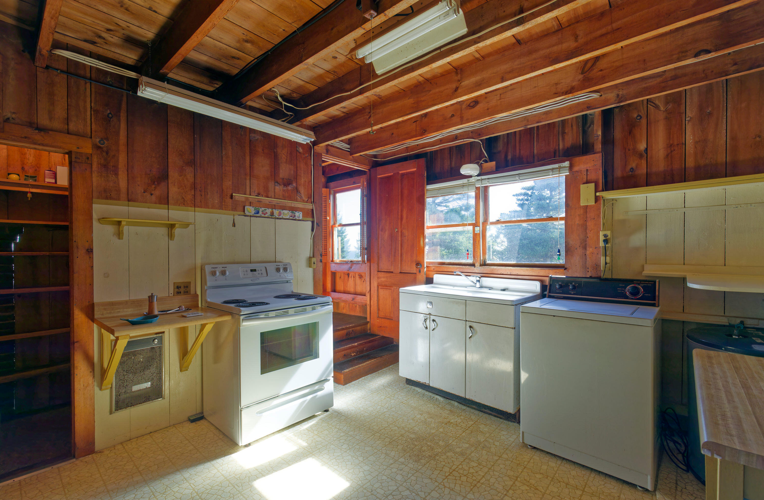 33 Cliff Road Bristol ME 04554