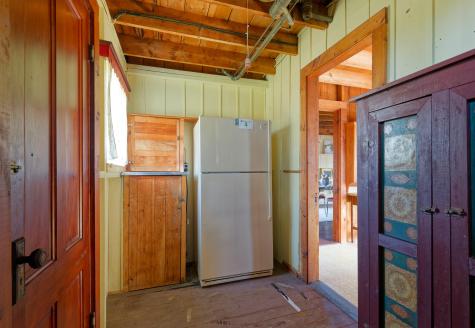 33 Cliff Road Bristol ME 04554