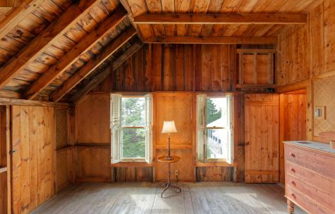 33 Cliff Road Bristol ME 04554