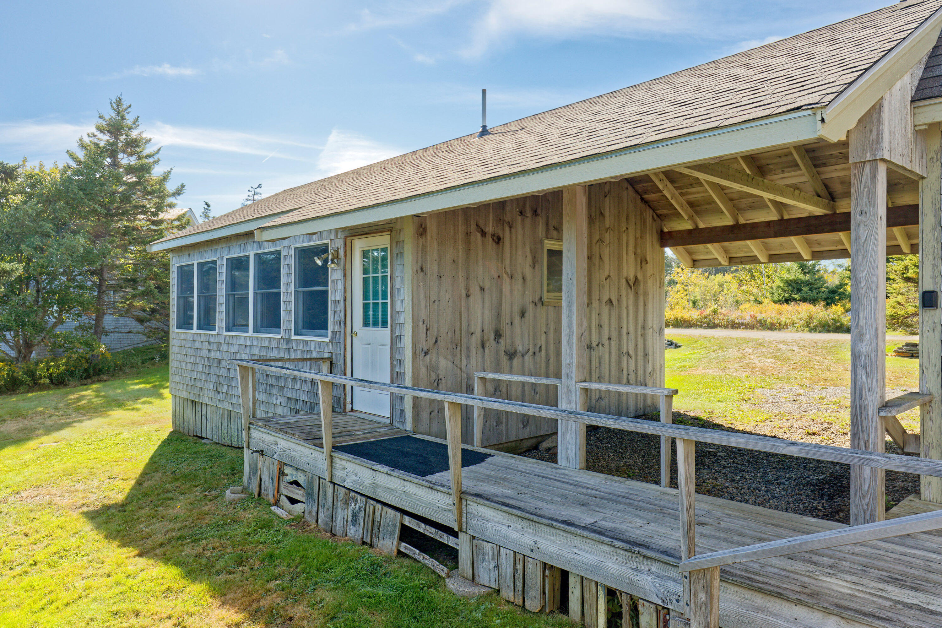 33 Cliff Road Bristol ME 04554