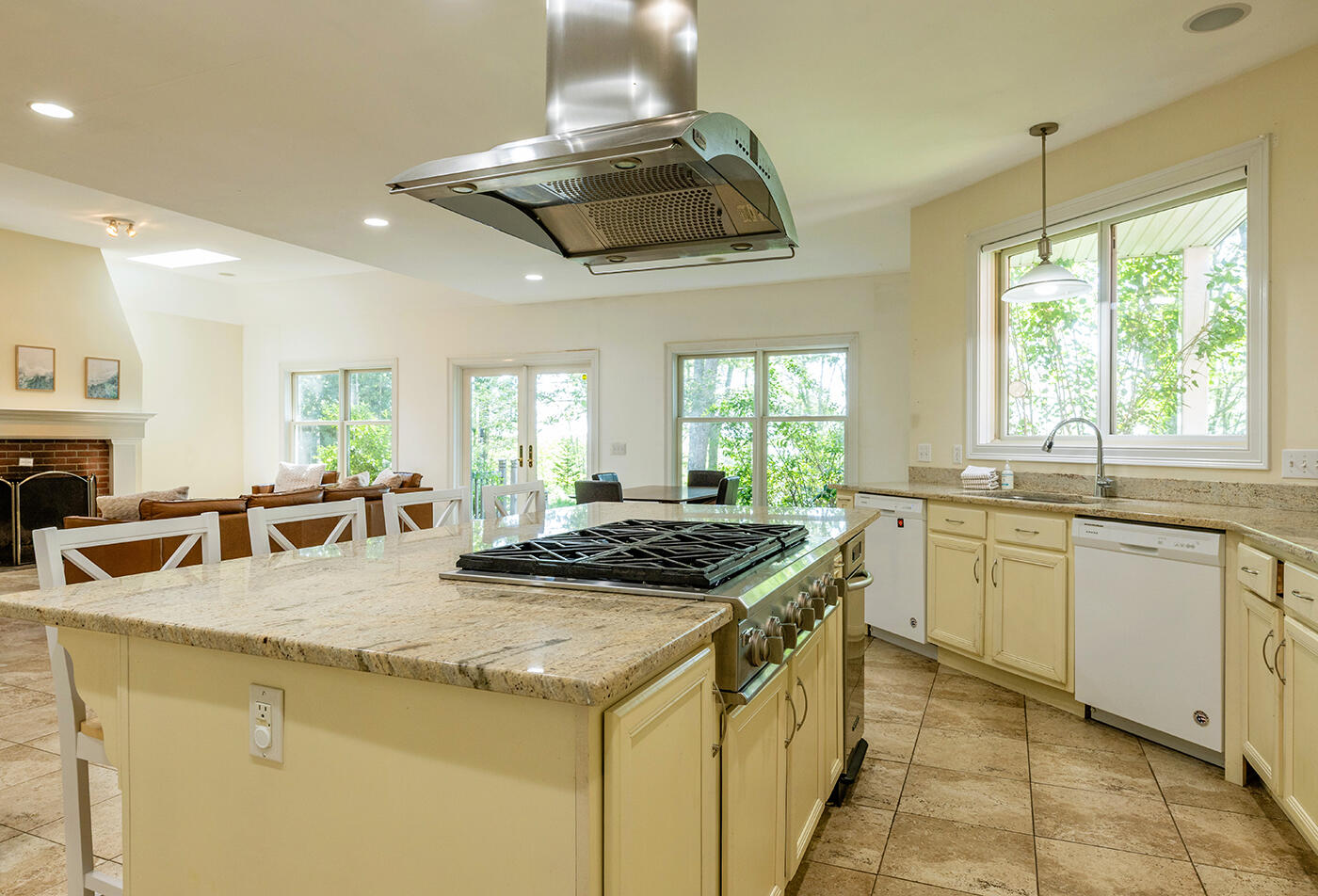 794 Pleasant Point Road Cushing ME 04563