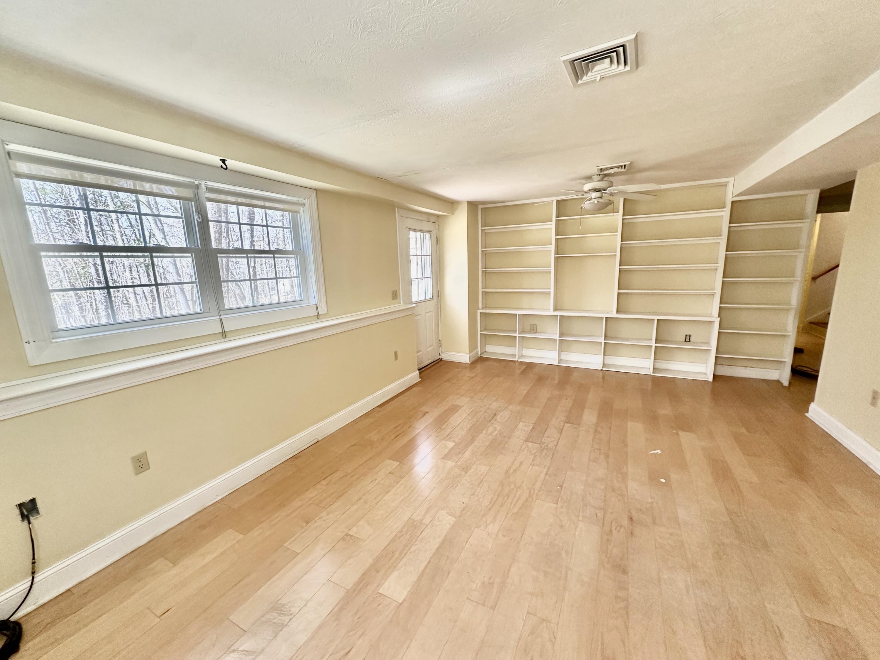 6 Eisenhower Court Naples ME 04055