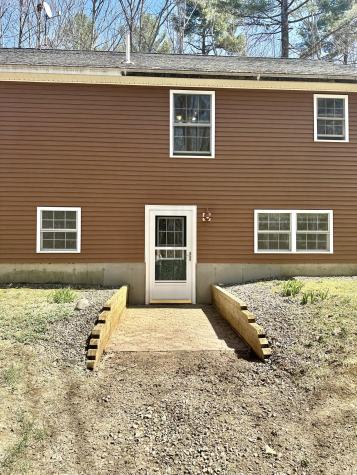 6 Eisenhower Court Naples ME 04055