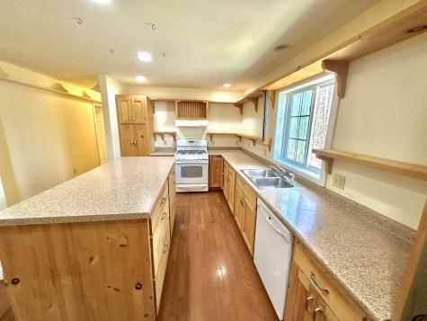 6 Eisenhower Court Naples ME 04055