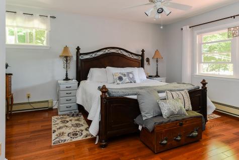 8 Cardinal Lane Poland ME 04274