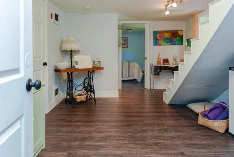 8 Cardinal Lane Poland ME 04274