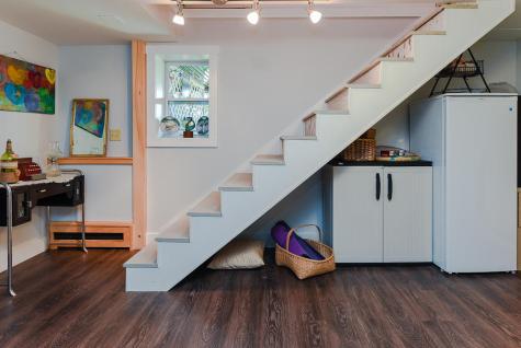8 Cardinal Lane Poland ME 04274