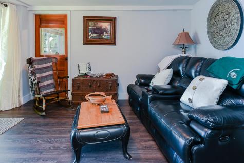 8 Cardinal Lane Poland ME 04274