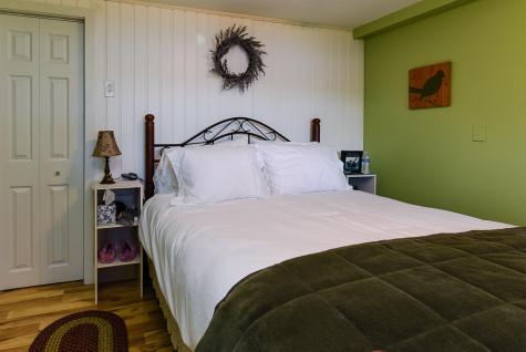 8 Cardinal Lane Poland ME 04274