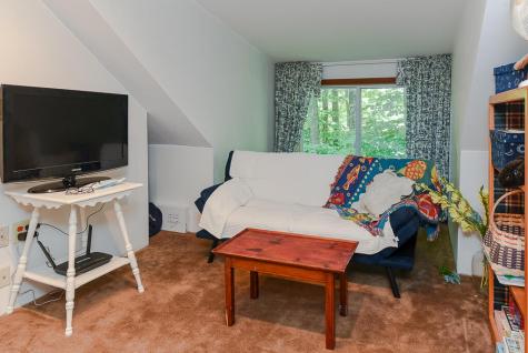 8 Cardinal Lane Poland ME 04274