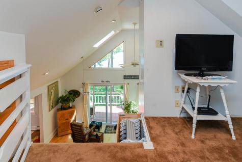 8 Cardinal Lane Poland ME 04274