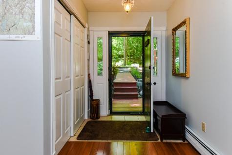 8 Cardinal Lane Poland ME 04274