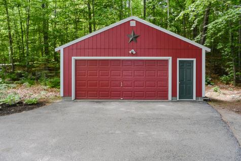 8 Cardinal Lane Poland ME 04274