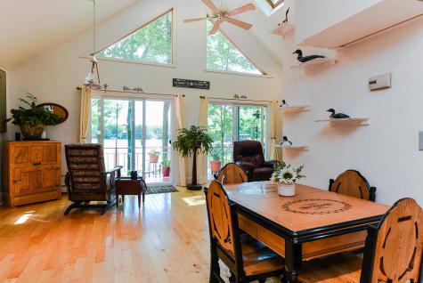 8 Cardinal Lane Poland ME 04274
