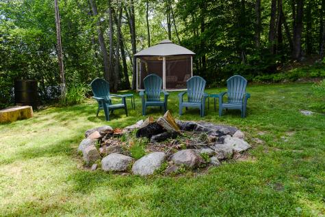 8 Cardinal Lane Poland ME 04274