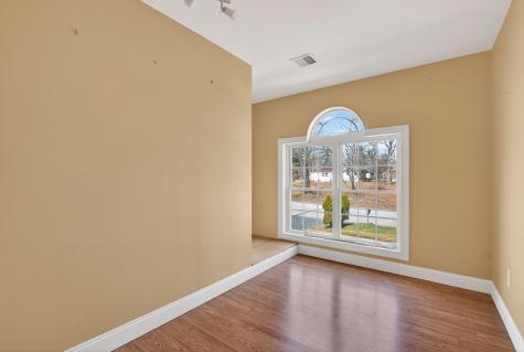 25 Gregory Drive Sanford ME 04073