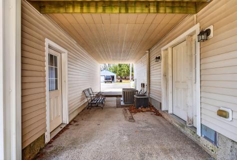 25 Gregory Drive Sanford ME 04073