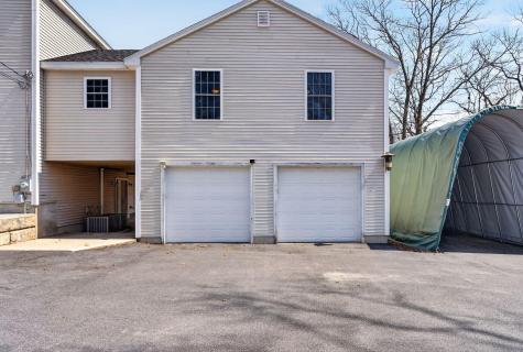 25 Gregory Drive Sanford ME 04073