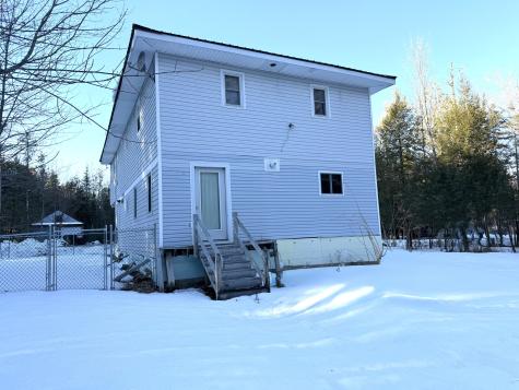 9 Grant Drive Dover-foxcroft ME 04426