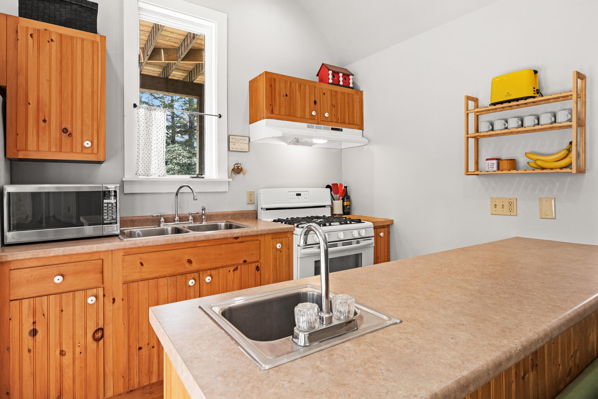 832 Main Road Islesboro ME 04848