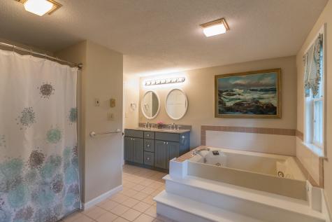 20 Merrill Road Falmouth ME 04105
