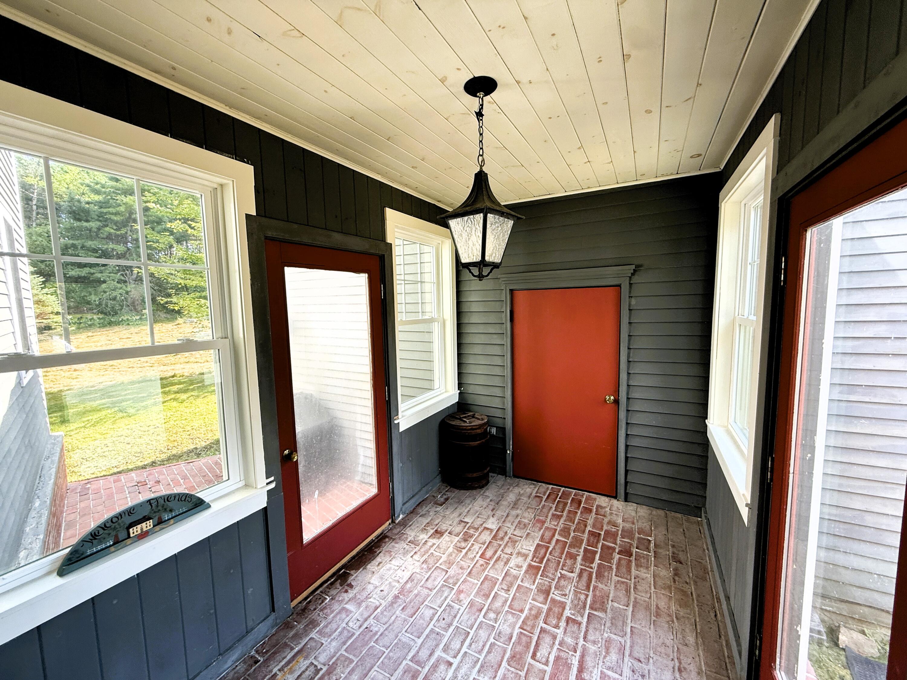 445 Manktown Road Waldoboro ME 04572