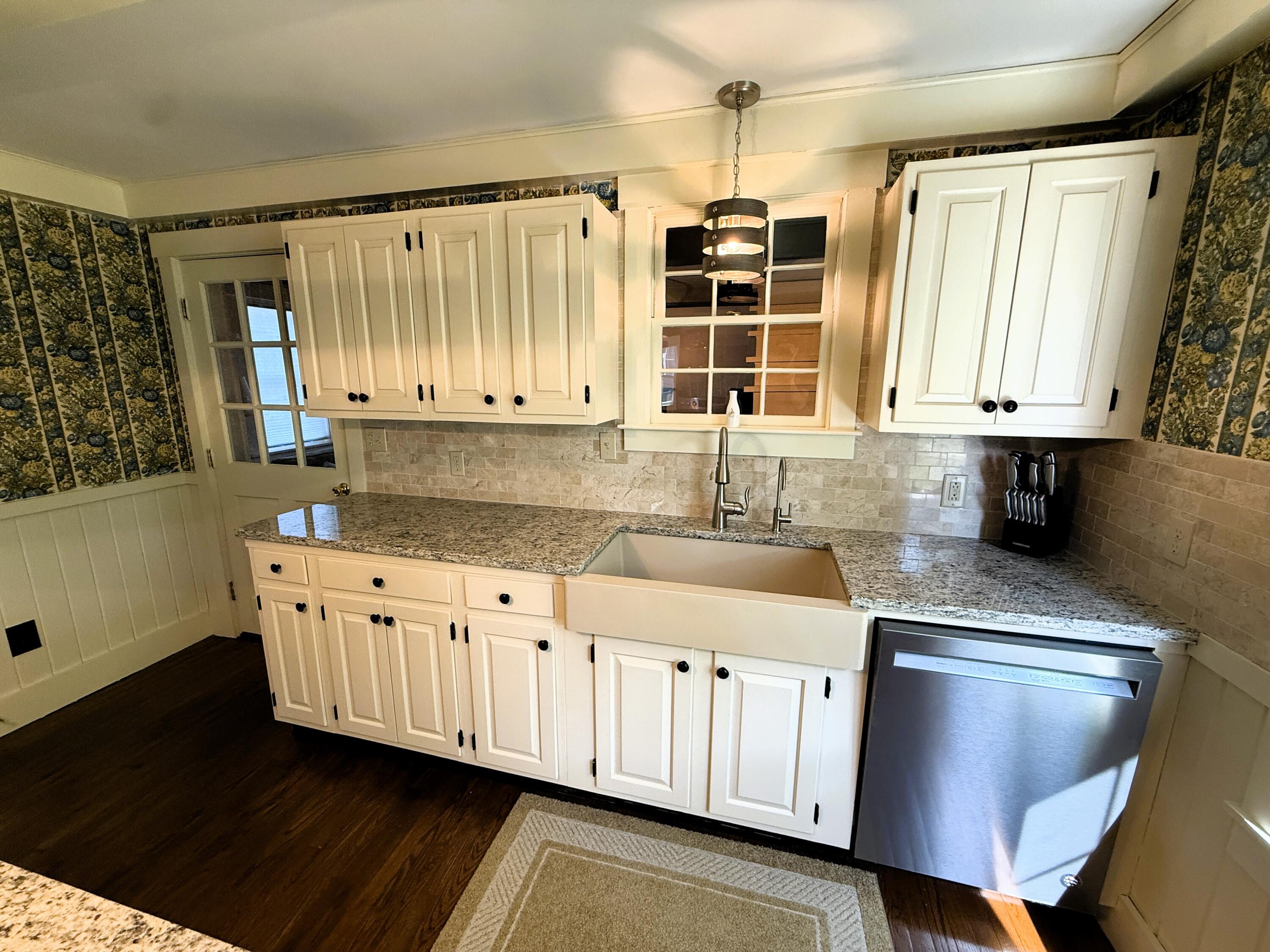 445 Manktown Road Waldoboro ME 04572